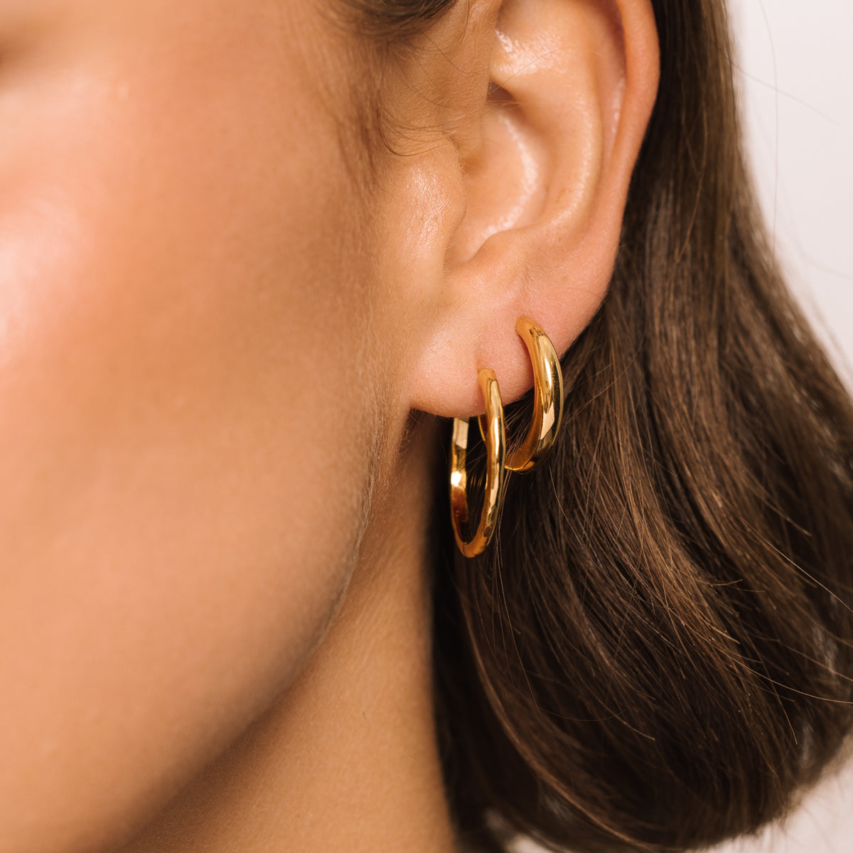 Graduated Medium Gold Hoop Earring - Lulu B London Jewellery
