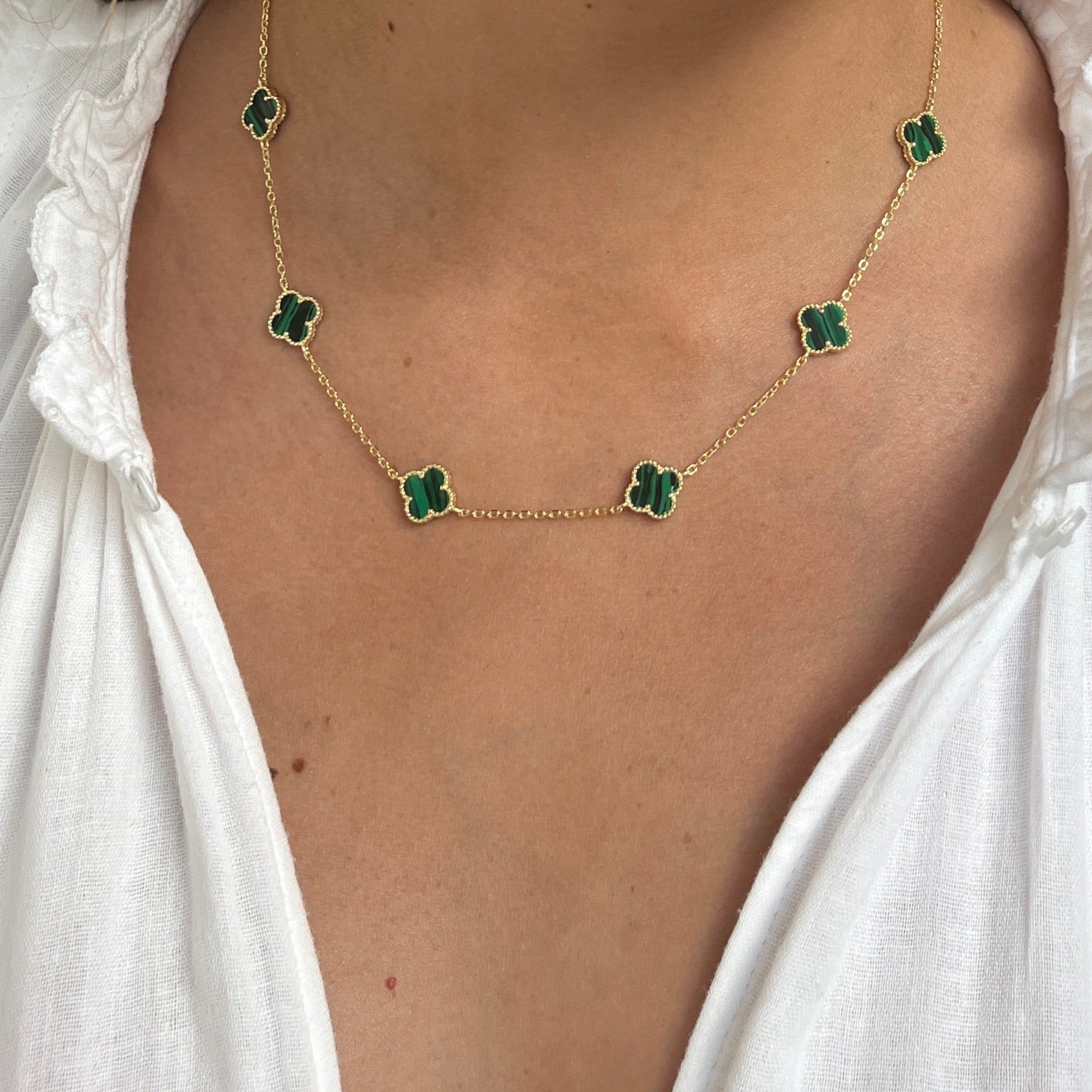 Clover Necklace with Blue Lapis (Short) (Gold)