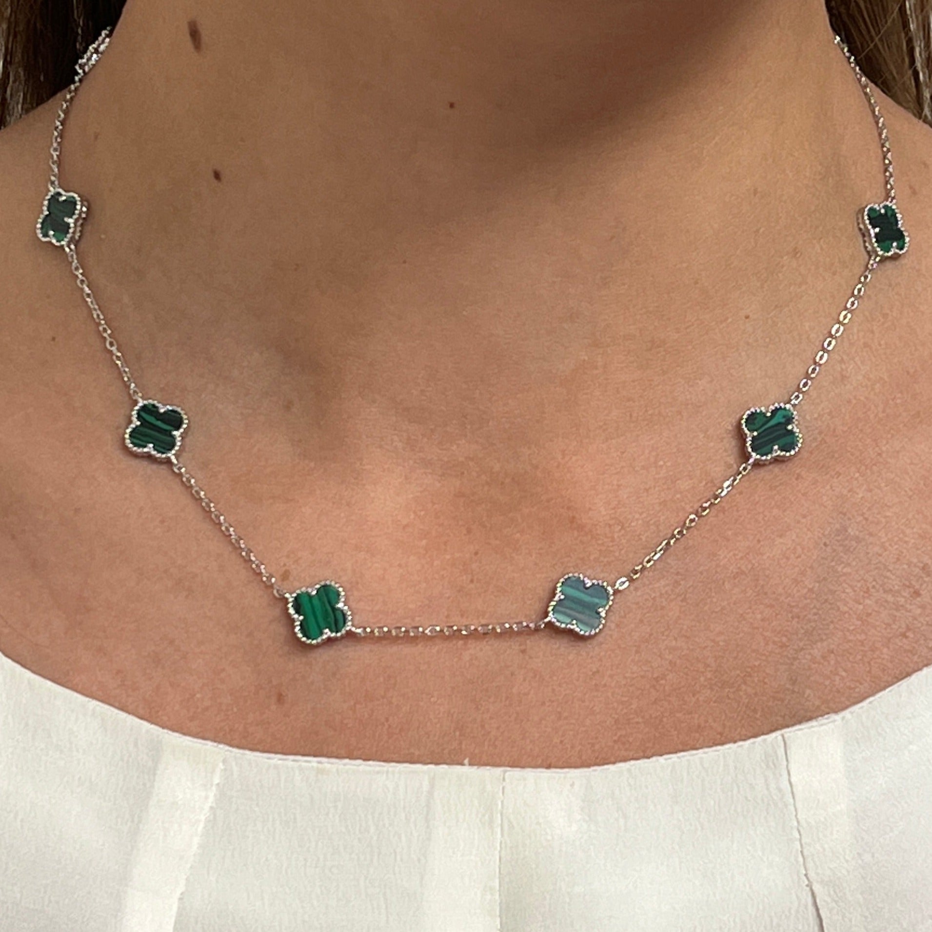 Clover Necklace with Malachite (Short) (Silver)