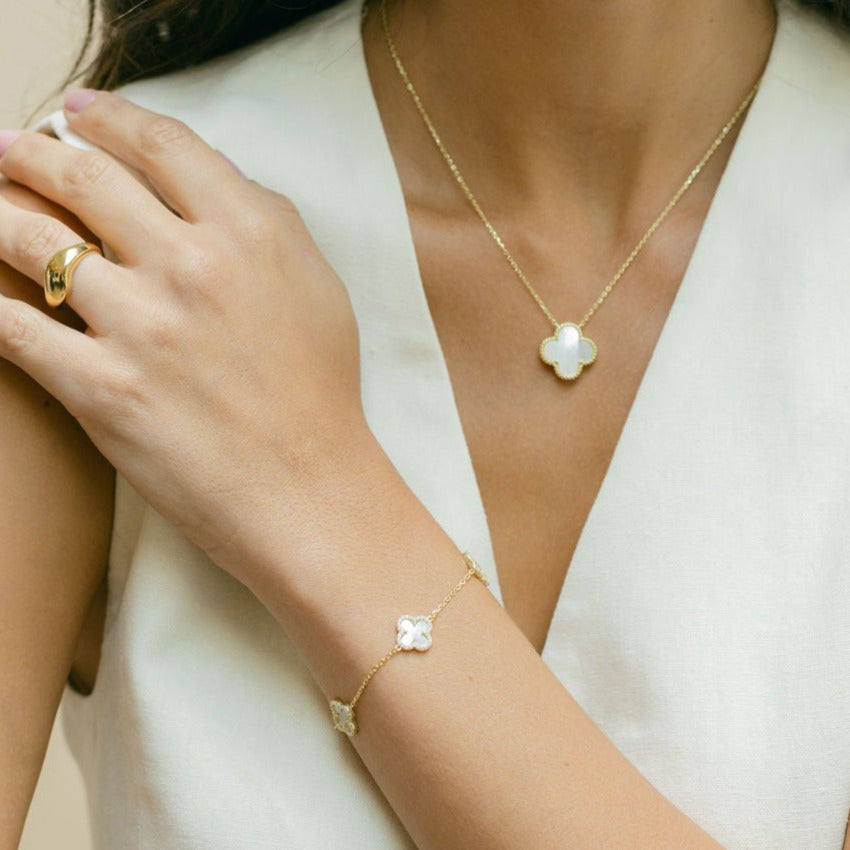 Clover Necklace with Mother of Pearl (Large) (Gold)
