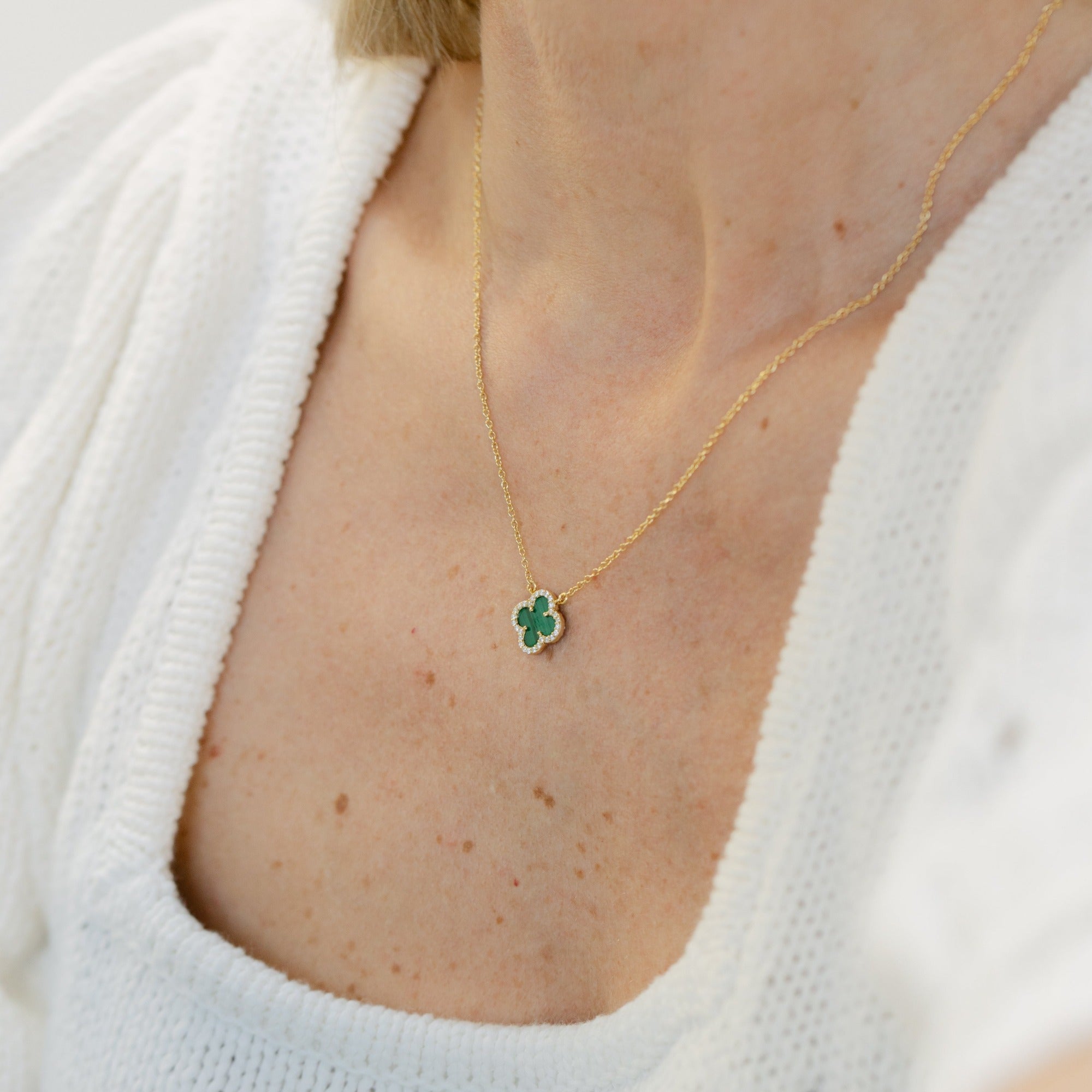 Clover Necklace with Malachite and Cubic Zirconia (Gold)