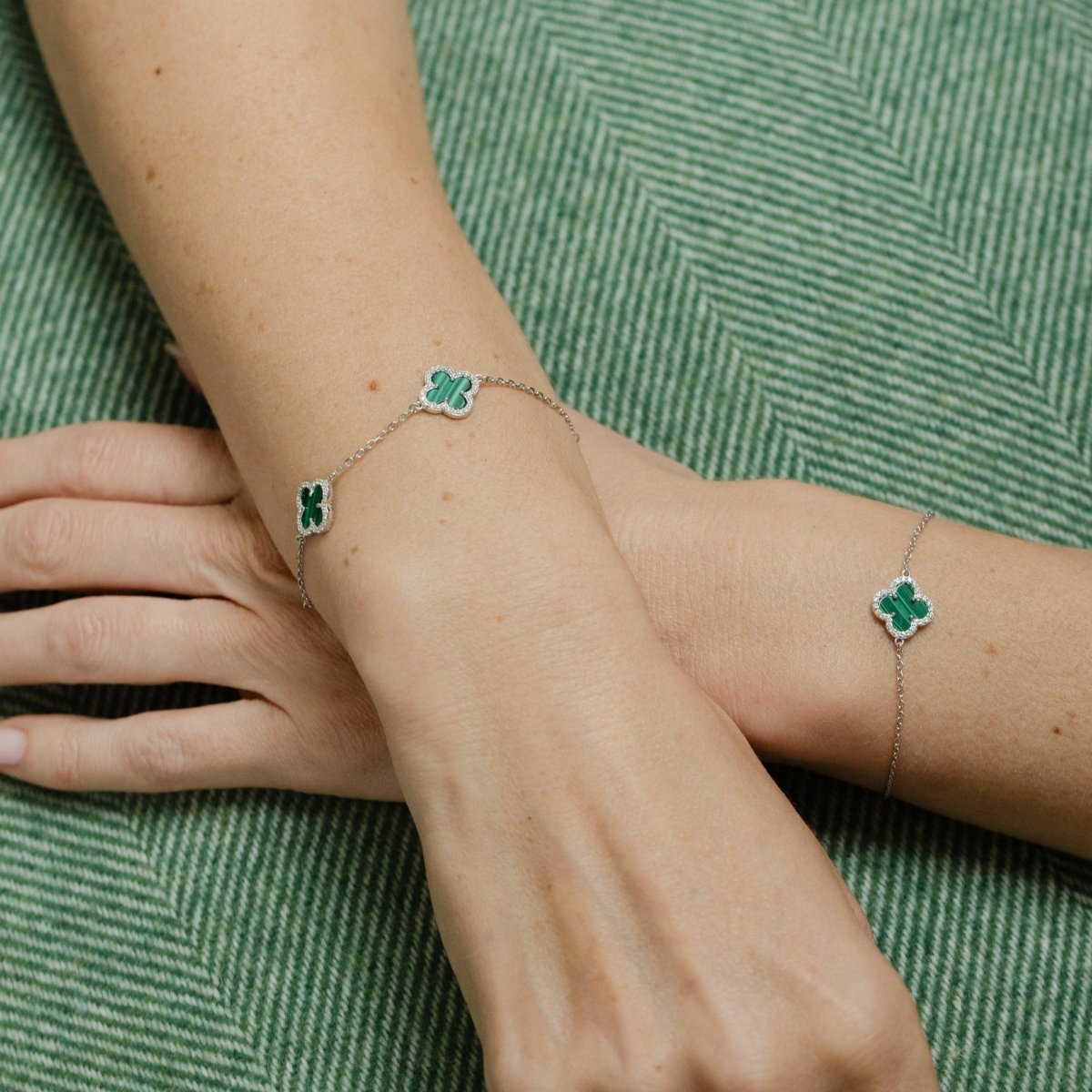 Clover Chain Bracelet with Malachite and Cubic Zirconia (Silver) - Lulu B Jewellery
