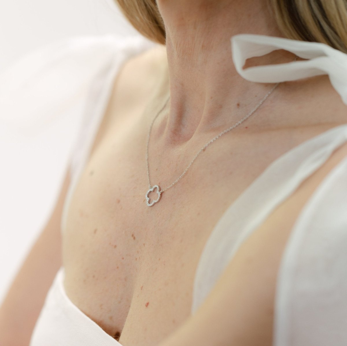 Clover Necklace with Cubic Zirconia (Gold) - Lulu B Jewellery