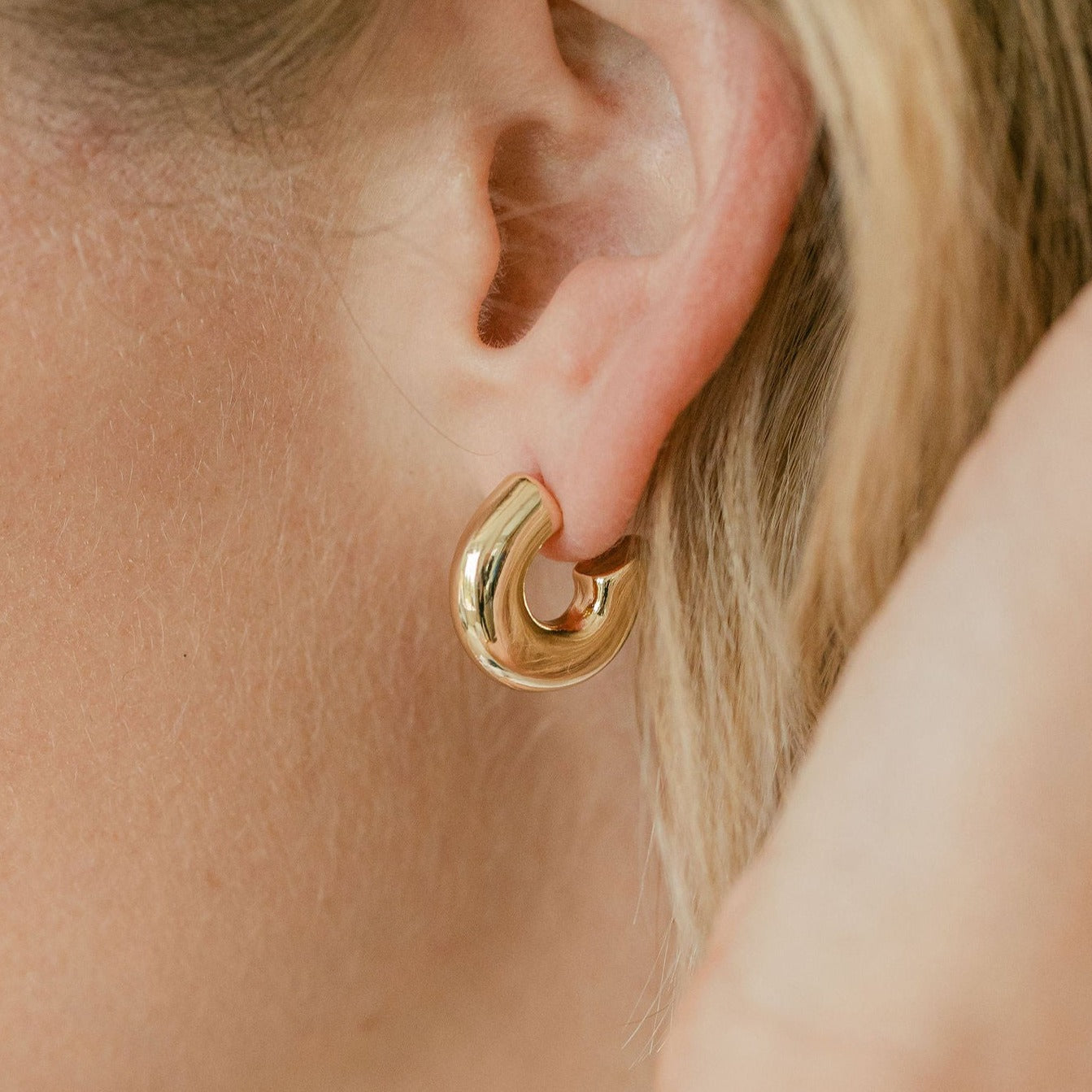 Small Silver Hoop Earrings - Romily