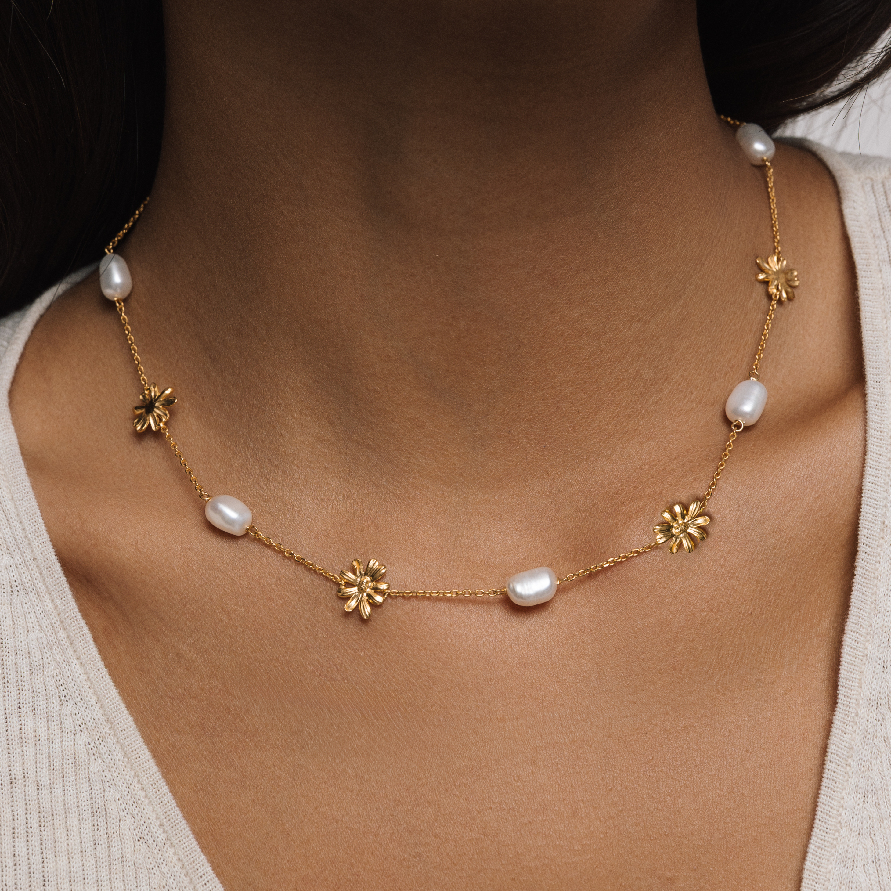 Daisy Flower and Pearl Gold Chain Necklace - Lulu B London Jewellery
