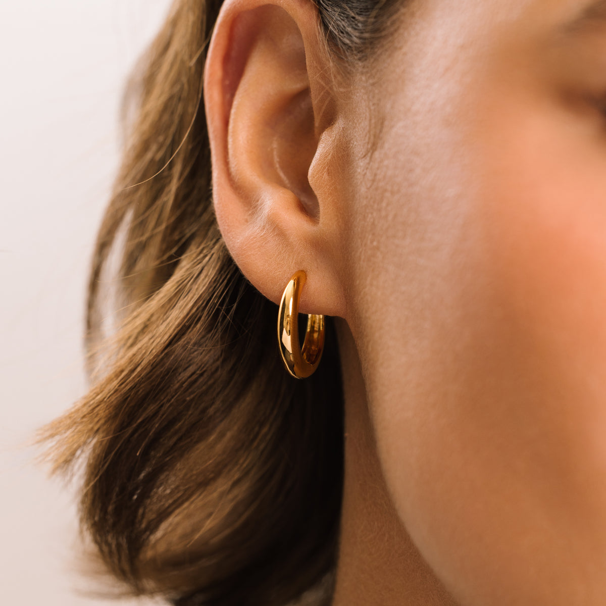 Graduated Medium Gold Hoop Earring - Lulu B London Jewellery