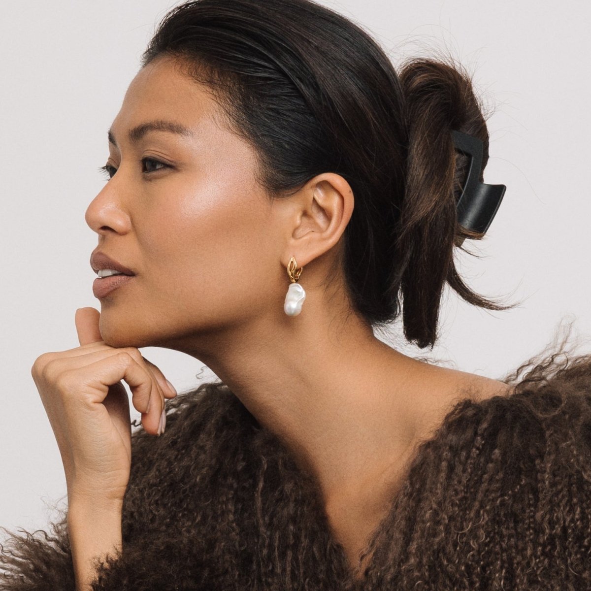 Baroque Pearl Wave Silver Hoop Earrings - Lulu B London - Timeless Jewellery