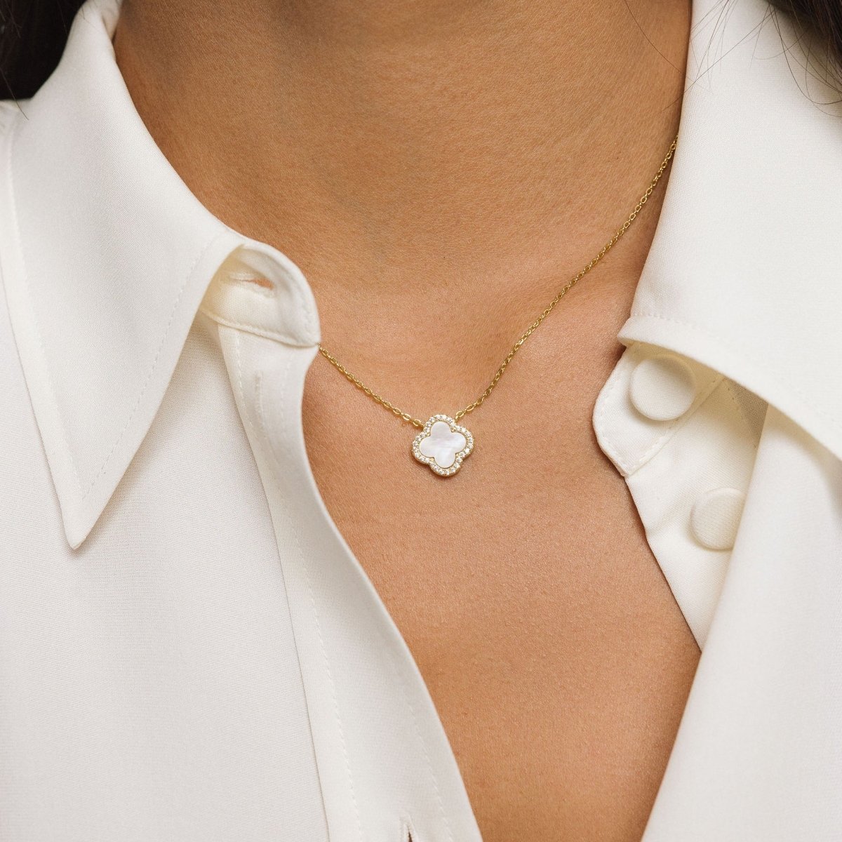 Clover Necklace with Mother of Pearl and Cubic Zirconia (Gold) - Lulu B London - Timeless Jewellery