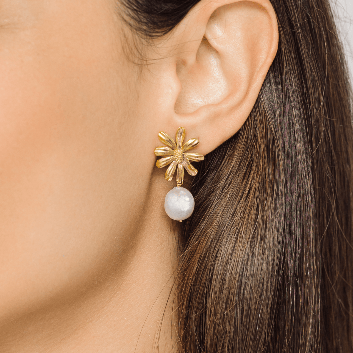 Daisy Flower and Pearl Gold Stud Drop Earrings - Lulu B London - Timeless Jewellery