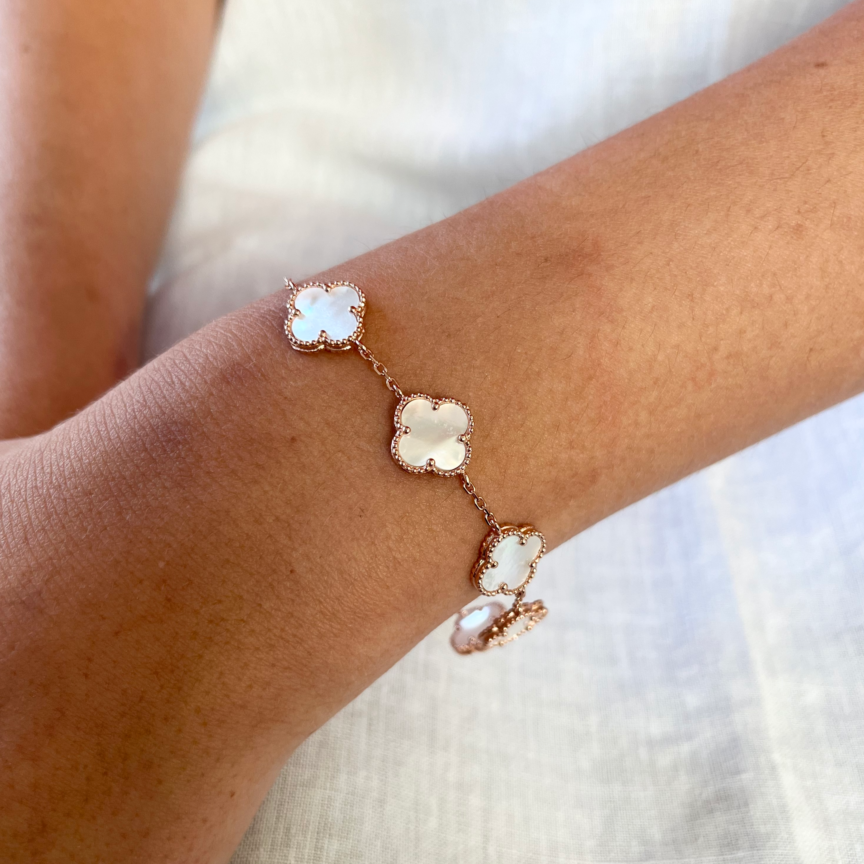 Clover Chain Bracelet with Mother of Pearl (Rose Gold)