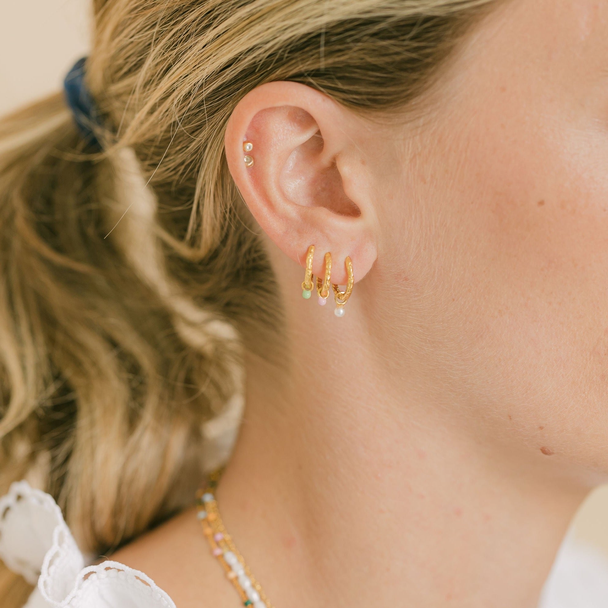 Enamel Gold Huggie Hoop Earrings - Pearl